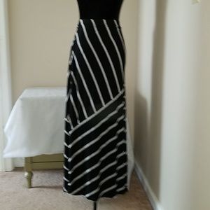 Matty M NWOT Black & Grey Casual Skirt